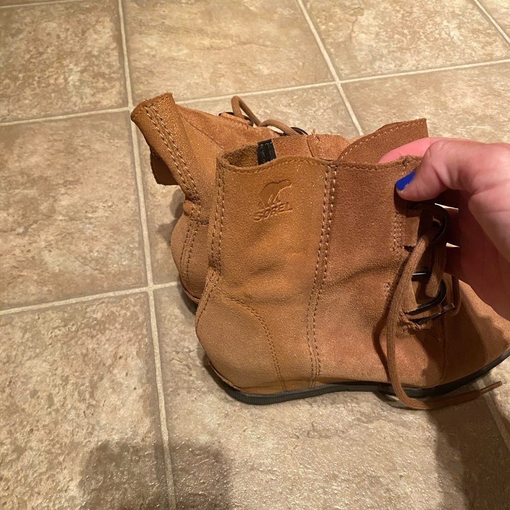 Sorel girls wedge boots